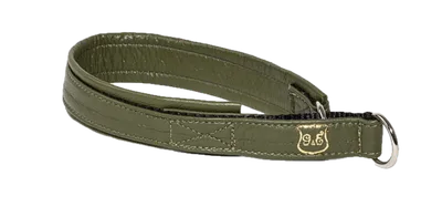 Gustaf och Evita Läderhalsband halvstryp, 27,5cm, Olivgrön